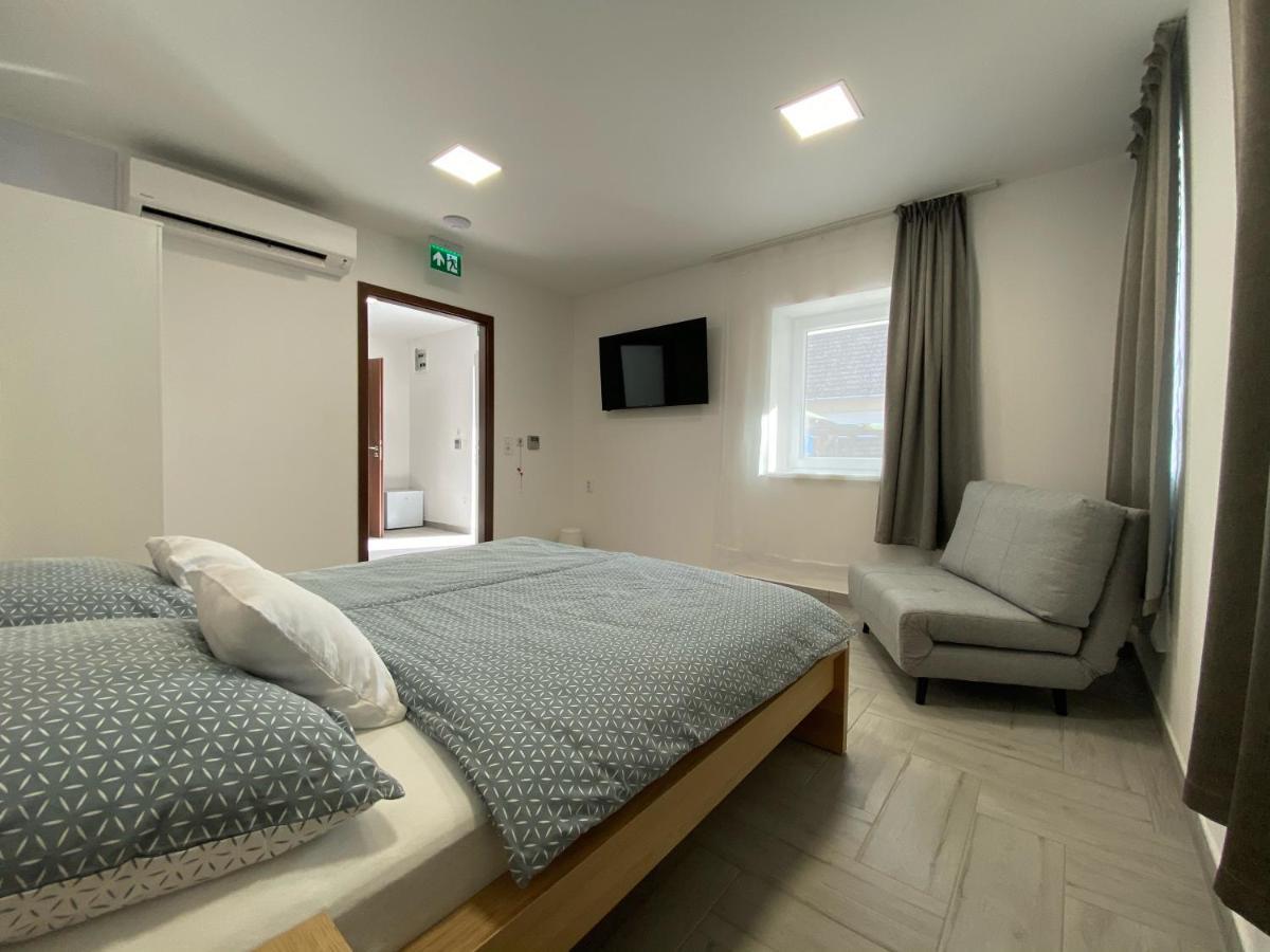 Sulyom Panzio Apartment Tiszafured Exterior photo