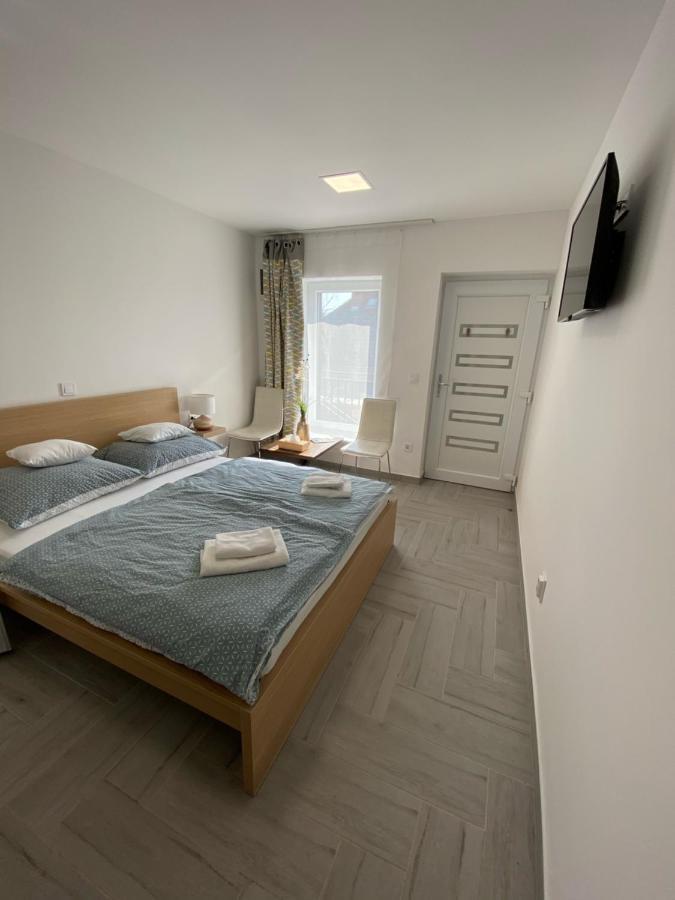 Sulyom Panzio Apartment Tiszafured Exterior photo