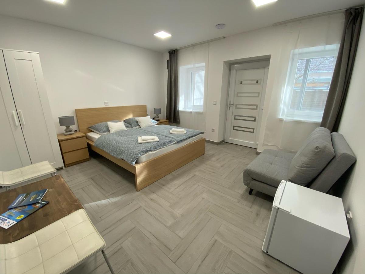 Sulyom Panzio Apartment Tiszafured Exterior photo