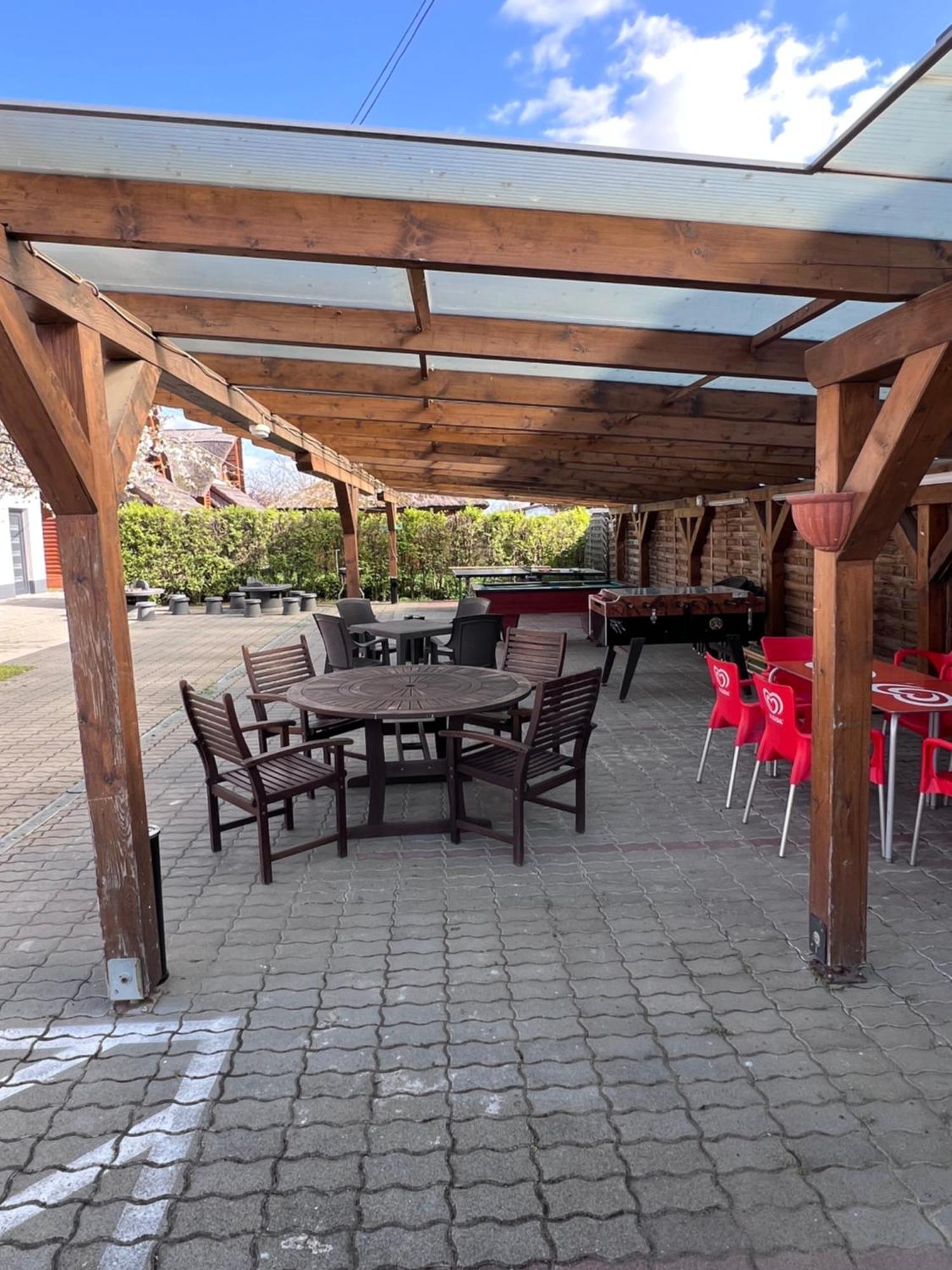 Sulyom Panzio Apartment Tiszafured Exterior photo